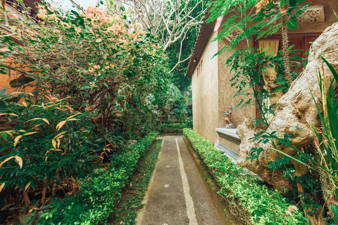 Suastika Lodge Ubud Exteriör bild